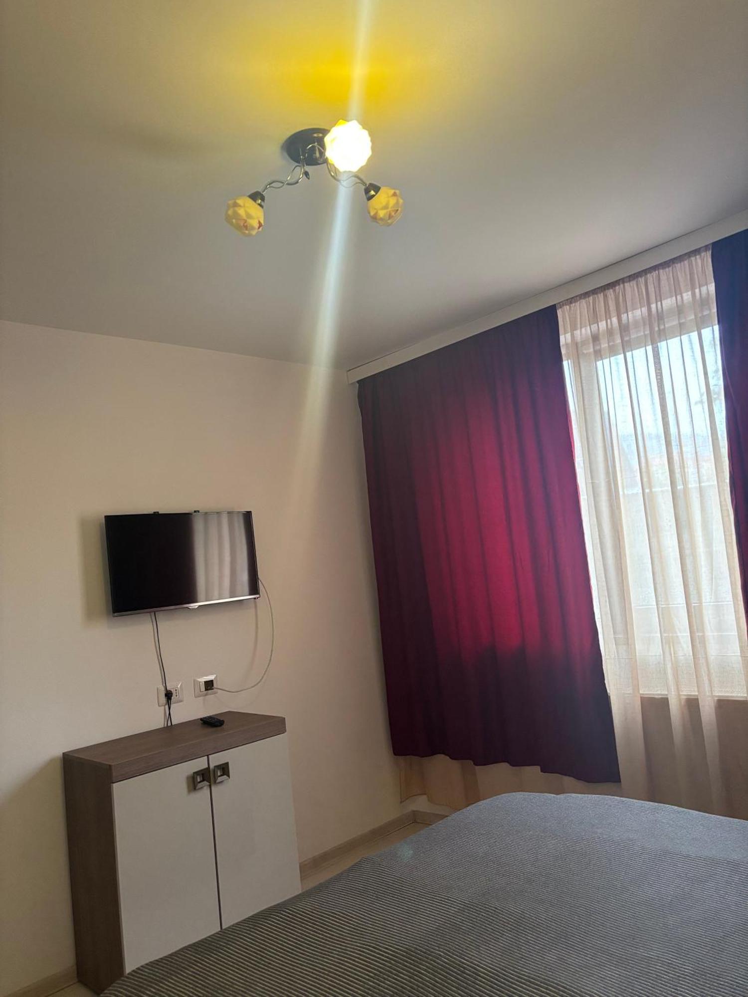 KM 0 Residence Piatra Neamţ Exterior foto